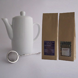 Th&eacute;i&egrave;re, cuill&egrave;re &agrave; th&eacute;, 2 sachets de th&eacute;